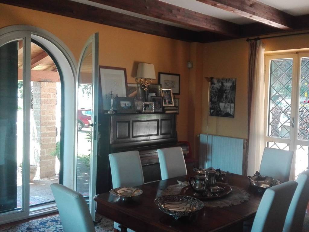 casa indipendente in vendita a Velletri