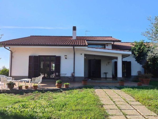 casa indipendente in vendita a Velletri