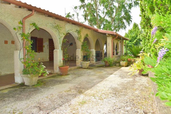 casa indipendente in vendita a Velletri