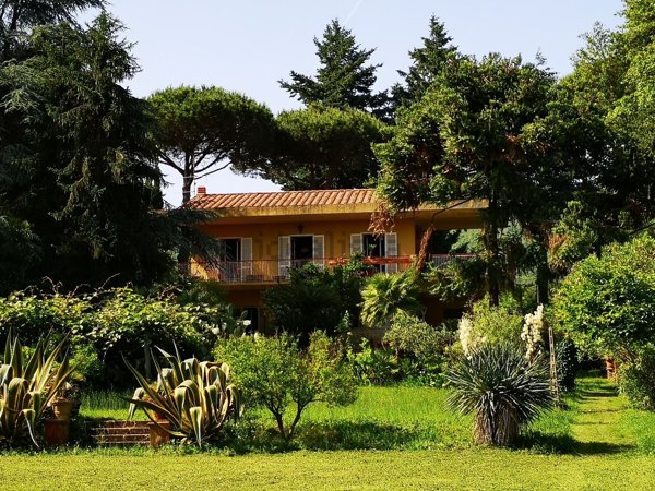 casa indipendente in vendita a Velletri