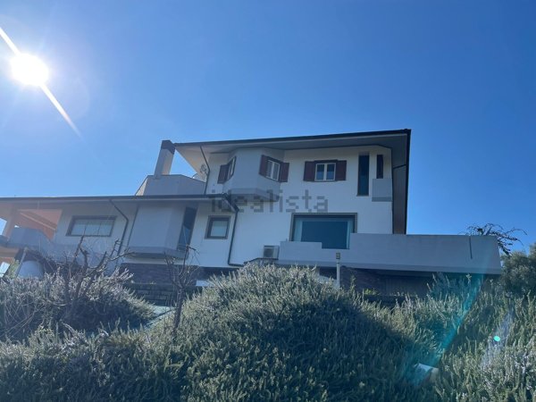 casa indipendente in vendita a Velletri