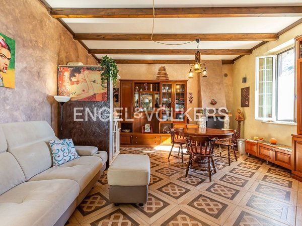 casa indipendente in vendita a Velletri