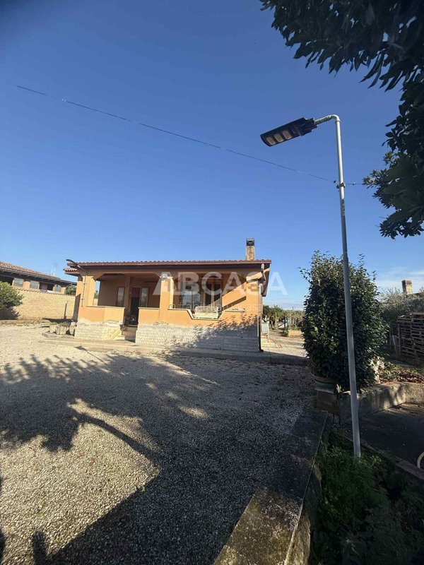casa indipendente in vendita a Velletri