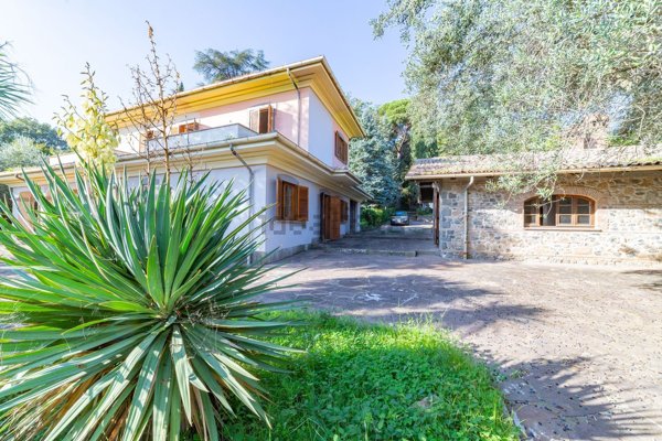 casa indipendente in vendita a Velletri