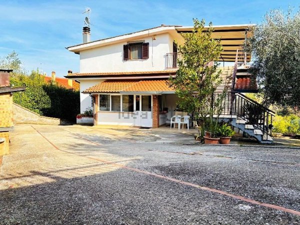 casa indipendente in vendita a Velletri