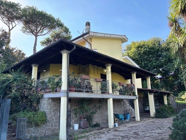 casa indipendente in vendita a Velletri