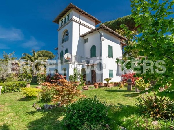 casa indipendente in vendita a Velletri