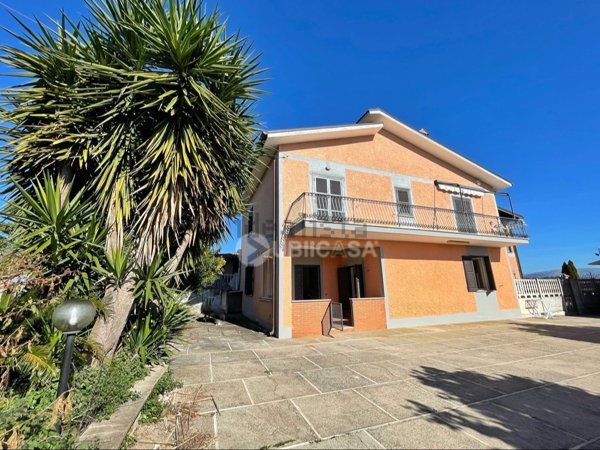 casa indipendente in vendita a Velletri