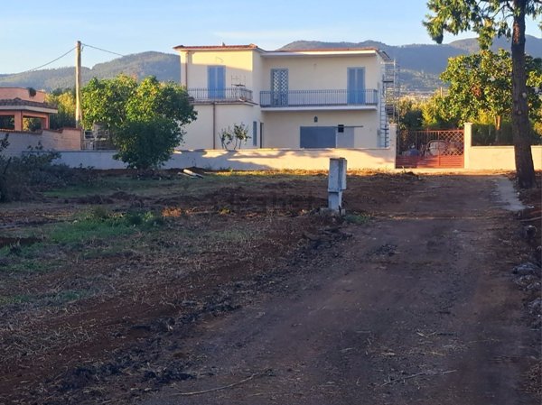 casa indipendente in vendita a Velletri