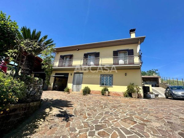 casa indipendente in vendita a Velletri