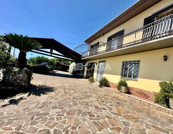 casa indipendente in vendita a Velletri