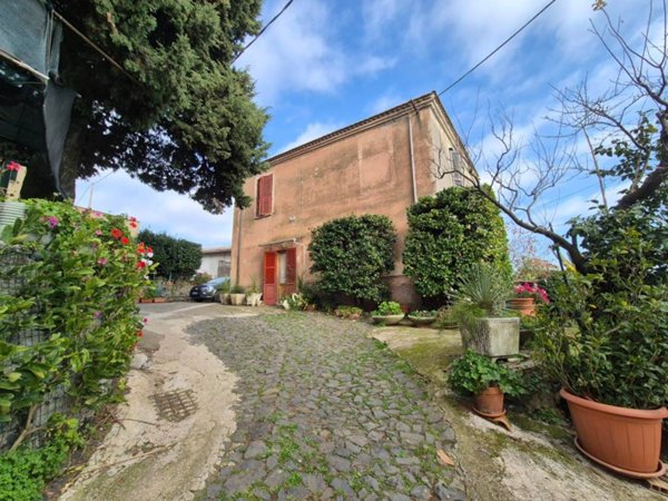 casa indipendente in vendita a Velletri