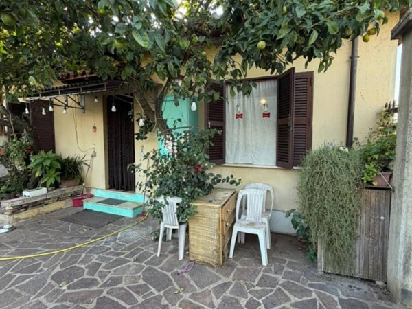 casa indipendente in vendita a Velletri