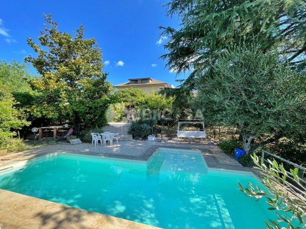 casa indipendente in vendita a Velletri