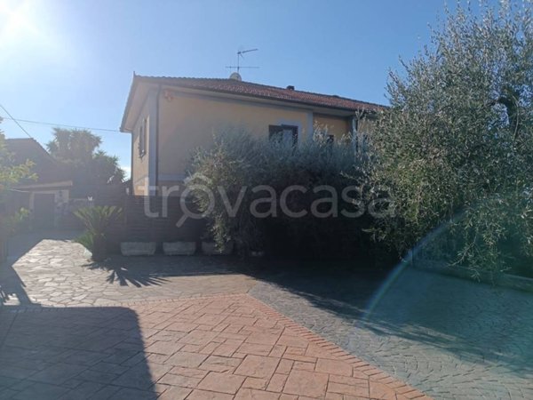 casa indipendente in vendita a Velletri