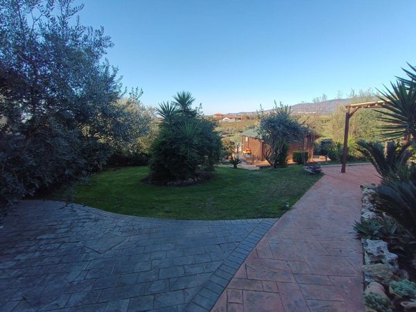 casa indipendente in vendita a Velletri