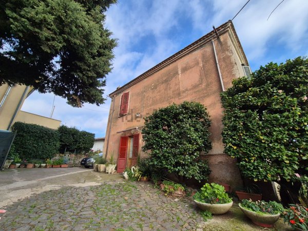 casa indipendente in vendita a Velletri