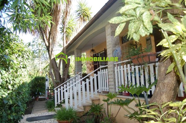 casa indipendente in vendita a Velletri