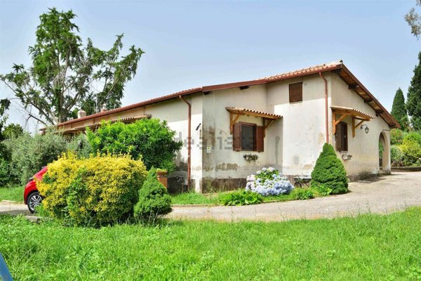 casa indipendente in vendita a Velletri