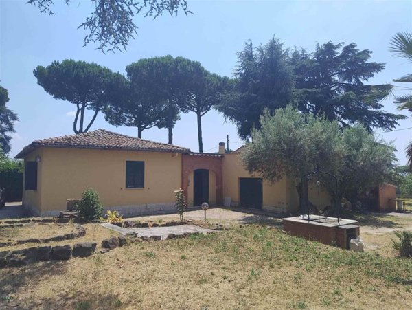 casa indipendente in vendita a Velletri