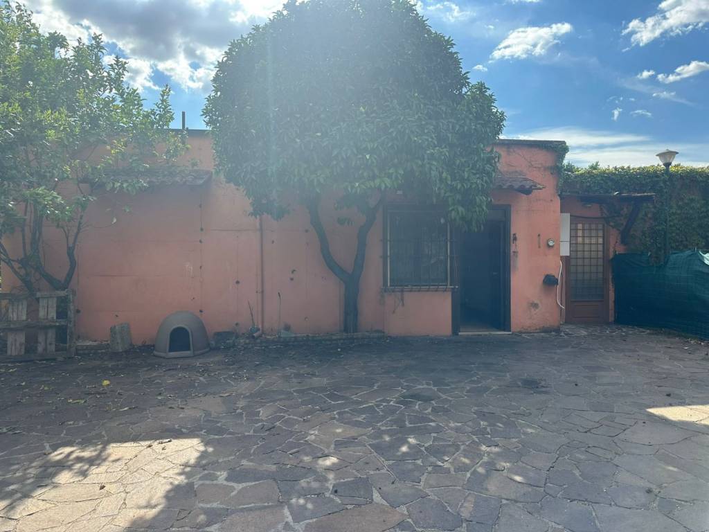 casa indipendente in vendita a Velletri