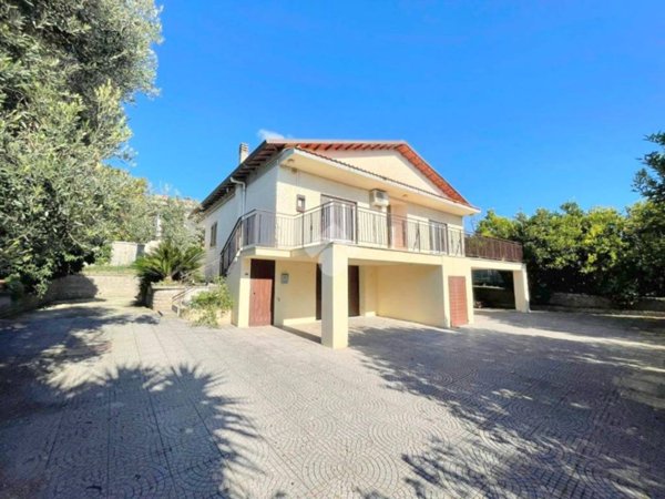 casa indipendente in vendita a Velletri