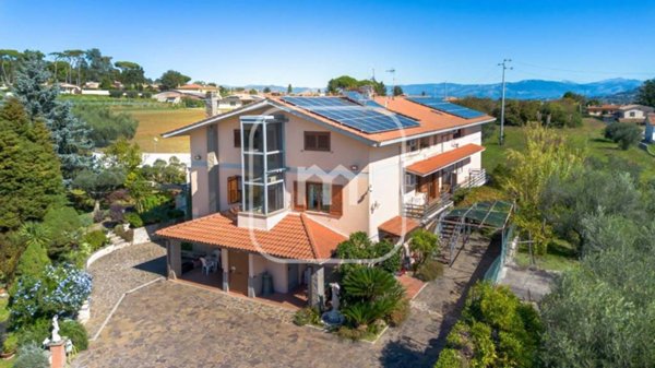 casa indipendente in vendita a Velletri