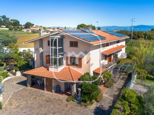 casa indipendente in vendita a Velletri
