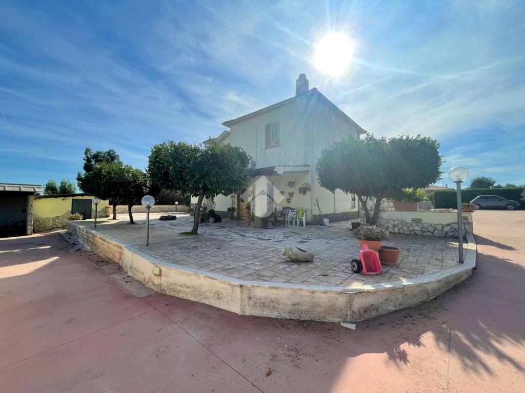 casa indipendente in vendita a Velletri