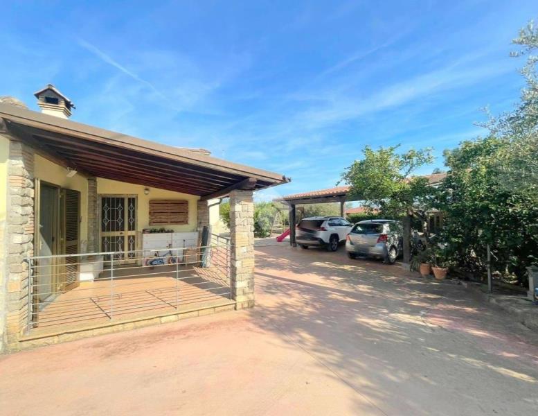 casa indipendente in vendita a Velletri