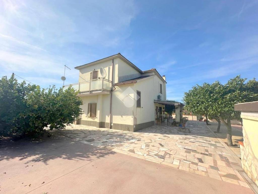 casa indipendente in vendita a Velletri