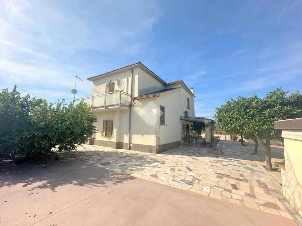 casa indipendente in vendita a Velletri