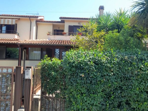 casa indipendente in vendita a Velletri