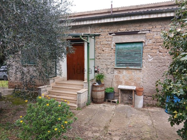 casa indipendente in vendita a Velletri