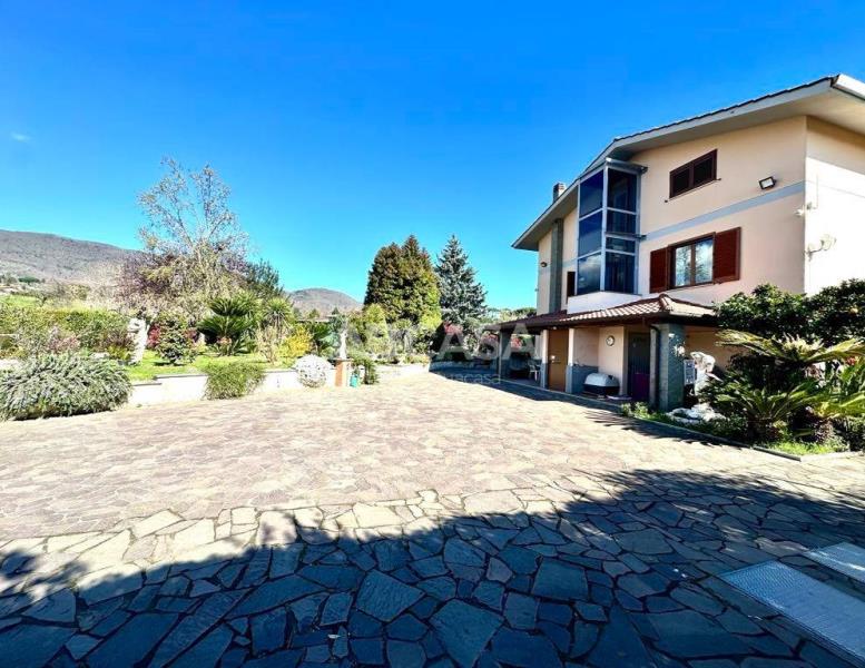 casa indipendente in vendita a Velletri