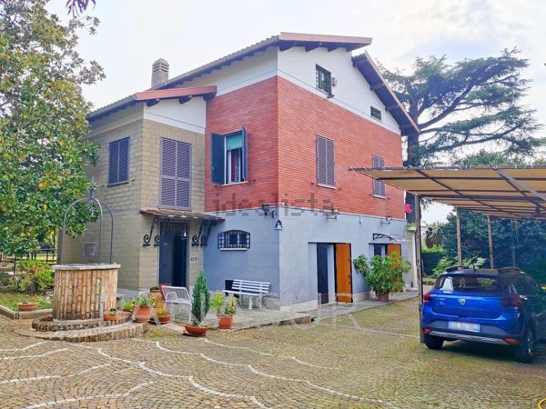 casa indipendente in vendita a Velletri