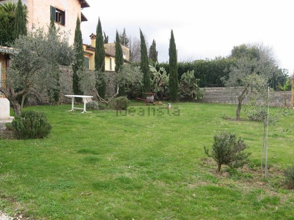 casa indipendente in vendita a Velletri