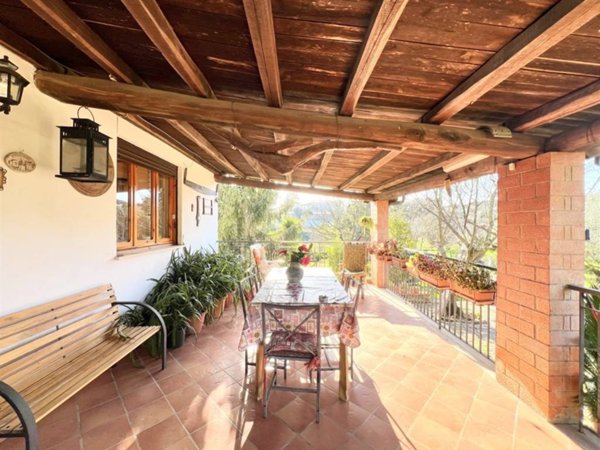 casa indipendente in vendita a Velletri