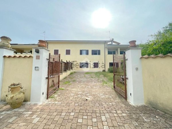 casa indipendente in vendita a Velletri