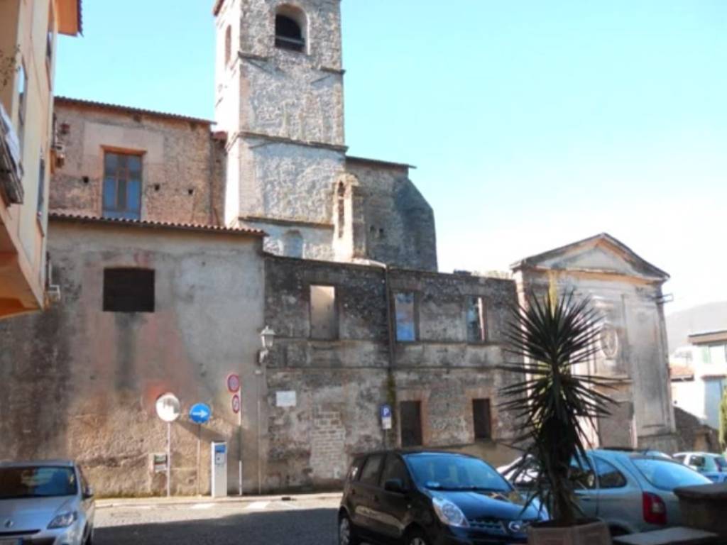 negozio in vendita a Velletri