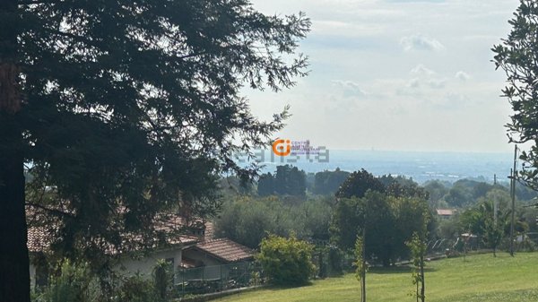 casa indipendente in vendita a Velletri