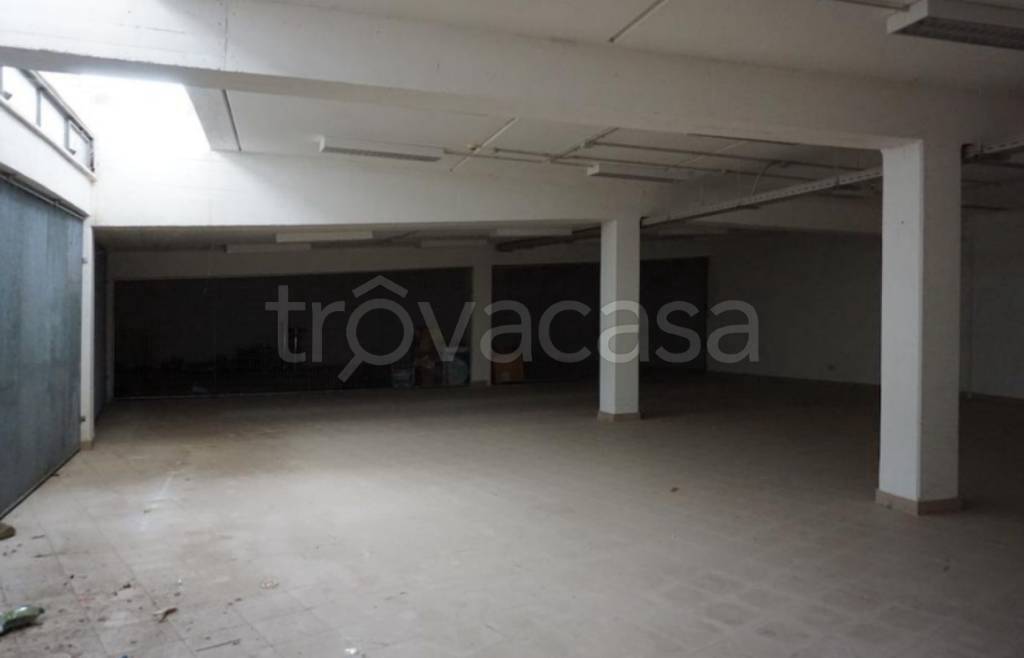 locale di sgombero in vendita a Velletri