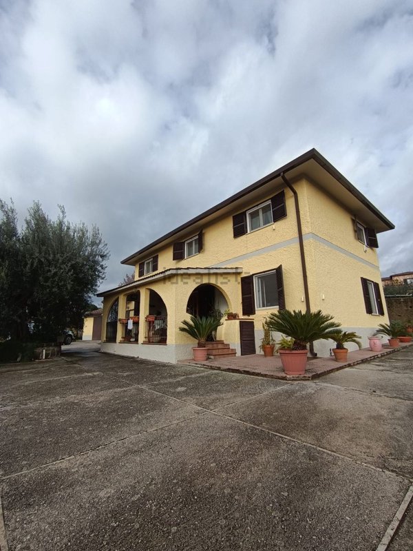 casa indipendente in vendita a Velletri