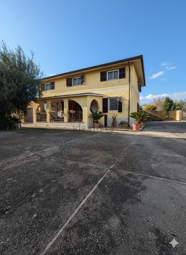 casa indipendente in vendita a Velletri