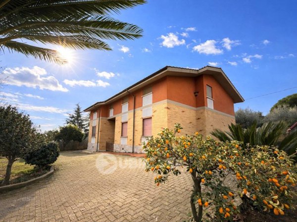 casa indipendente in vendita a Velletri