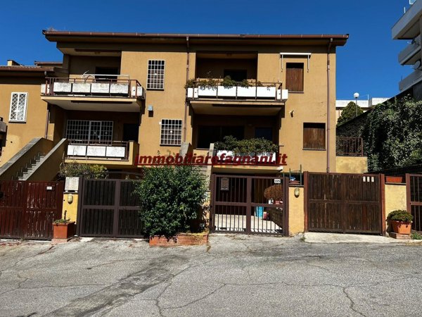 casa semindipendente in vendita a Velletri