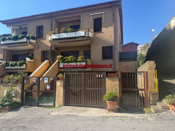 casa indipendente in vendita a Velletri