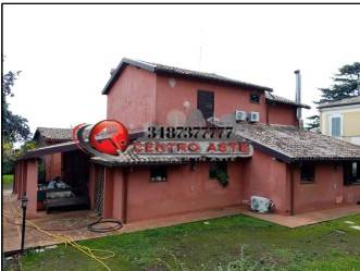 casa indipendente in vendita a Velletri