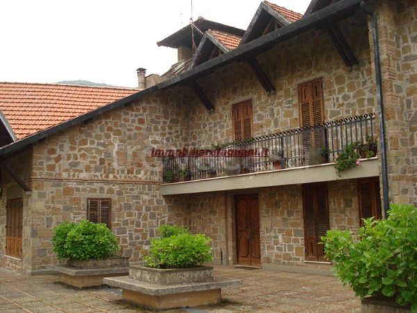 casa indipendente in vendita a Velletri