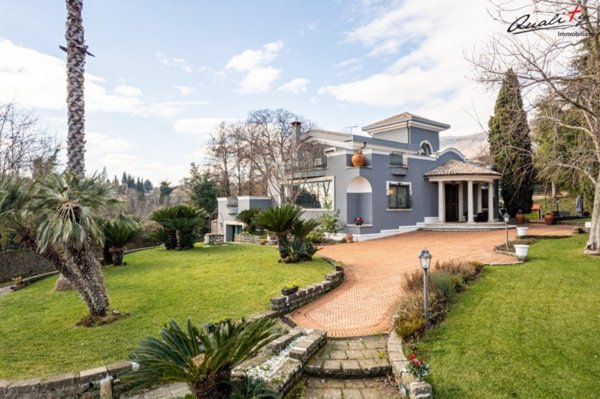 casa indipendente in vendita a Velletri